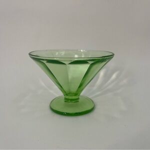 Vtg Federal 1920s Glass SET OF 6 Uranium Ice Cream dish bowl pedestal green